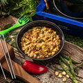 Summit To Eat SMAŽENÁ RÝŽE S KUŘECÍM MASEM A TERIYAKI OMÁČKOU